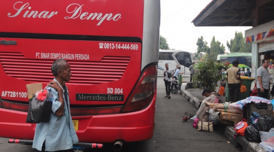 Arus Mudik Nataru di Terminal Kampung Rambutan Alami Kenaikan