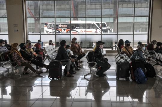 Arus Mudik Natal dan Tahun Baru di Terminal Pulogebang