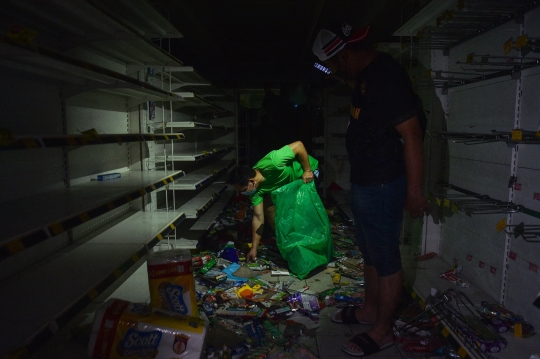 Aksi Warga Jarah Supermarket di Tengah Banjir Malaysia