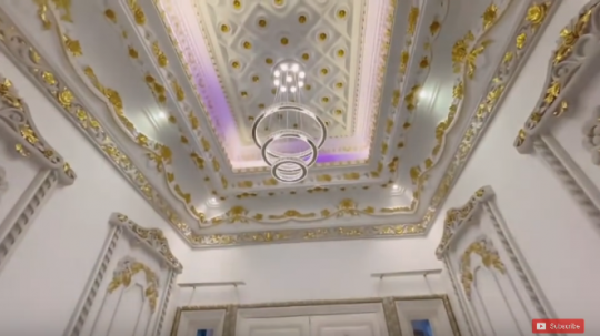 Potret Rumah Mewah Ala Sultan Dubai di Surabaya, Dalamnya Keren Dilengkapi Smart Home