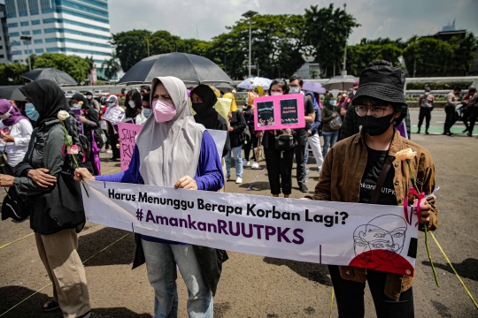 Desak RUU Tindak Pidana Kekerasan Seksual, Massa Wanita Demo Gedung DPR