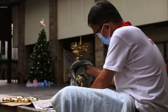 Suasana Gereja Katedral Jakarta Jelang Natal