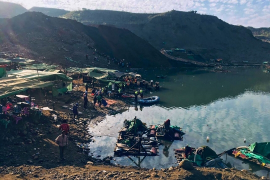 Puluhan Orang Hilang Akibat Tanah Longsor di Tambang Giok Myanmar