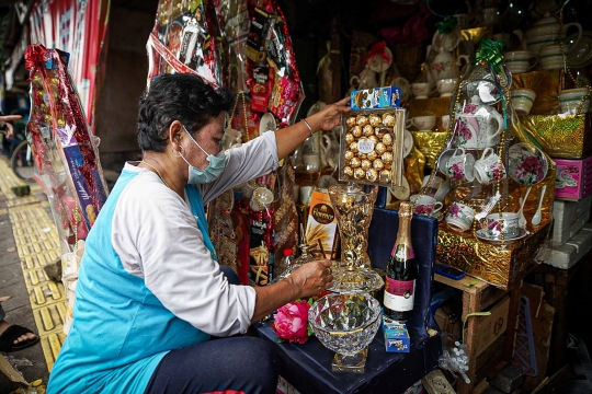 Geliat Penjualan Parsel Natal di Pasar Barito