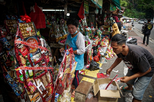 Geliat Penjualan Parsel Natal di Pasar Barito