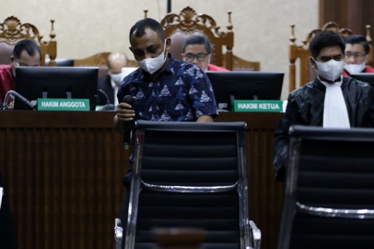 Mantan Penyidik KPK Bersaksi di Sidang Azis Syamsuddin