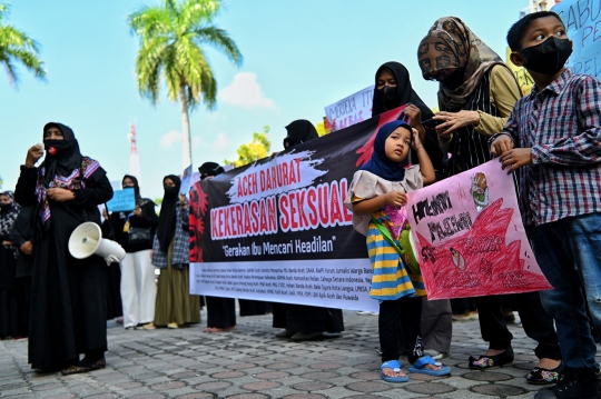 Aksi Perempuan Aceh Protes Maraknya Pemerkosaan dan Pelecehan Seksual