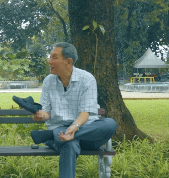 Penampakan Konglomerat Jusuf Hamka Pakai Sepatu Sobek 'Kasio Bin Kabel'