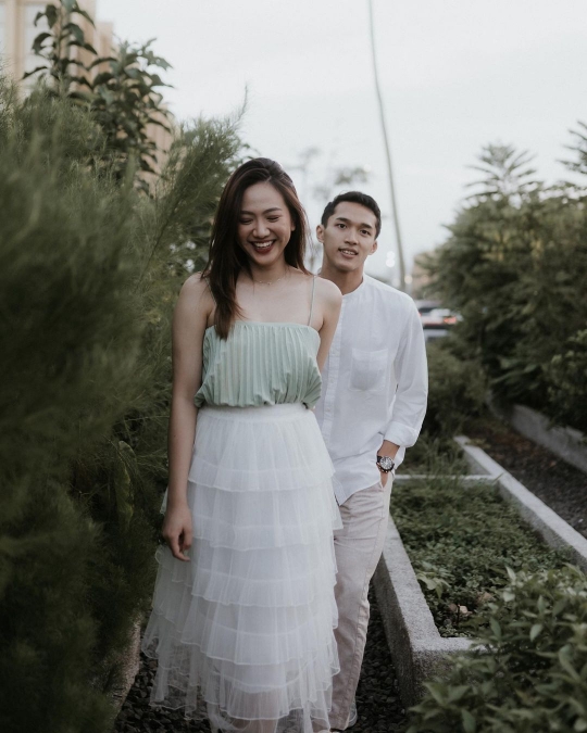 10 Momen Bahagia Jonathan Christie dan Shanju Eks JKT48 yang Resmi Bertunangan