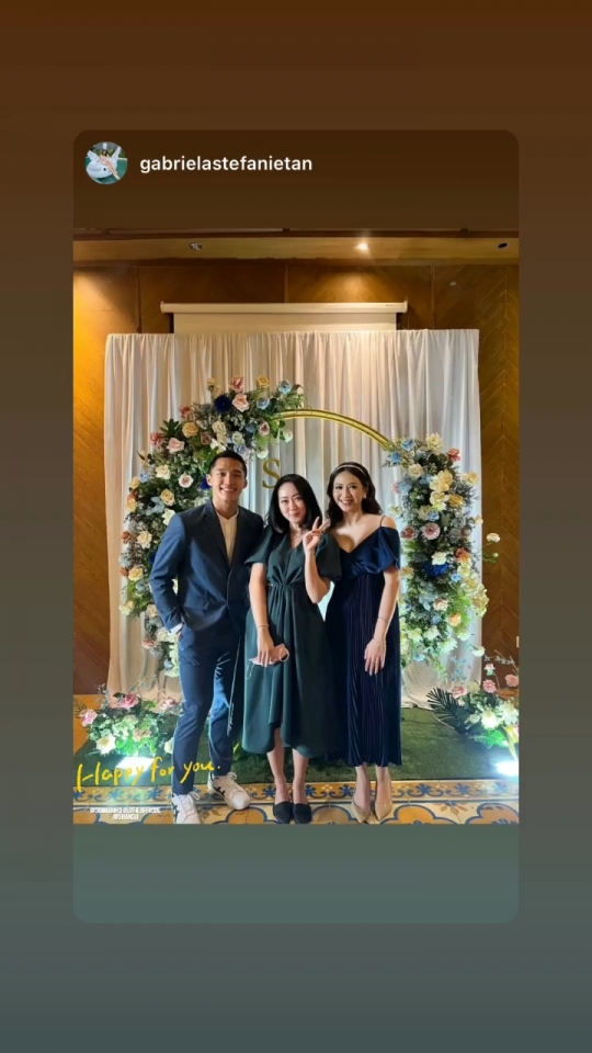 10 Momen Bahagia Jonathan Christie dan Shanju Eks JKT48 yang Resmi Bertunangan