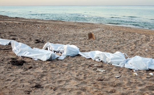 Tragis, Puluhan Mayat Imigran Terdampar di Tepi Pantai Barat Libya