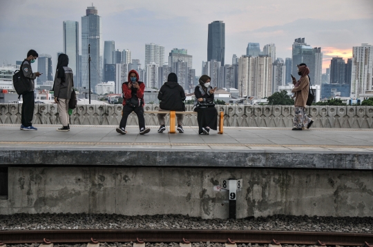 UMP DKI Jakarta 2022 Resmi Naik Jadi Rp4,6 Juta