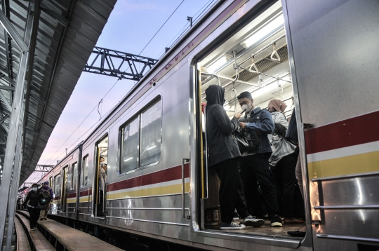 UMP DKI Jakarta 2022 Resmi Naik Jadi Rp4,6 Juta
