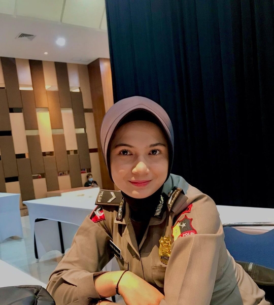 Dulu Atlet Silat Berprestasi, Gadis Cantik ini Kini Jadi Prajurit Brimob Siap Tempur