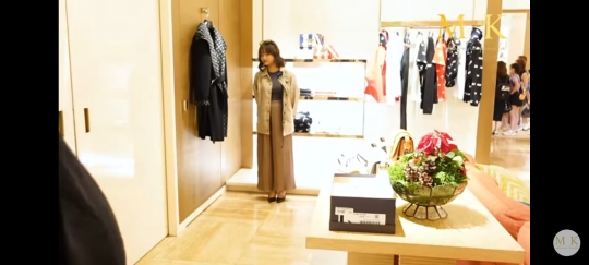 Crazy Rich Bali Make Over Fuji ke Louis Vuitton Sampai Gucci, Hasilnya Tak Terduga