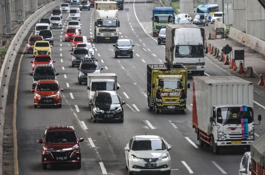 Libur Tahun Baru, Ratusan Ribu Kendaraan Tinggalkan Jakarta