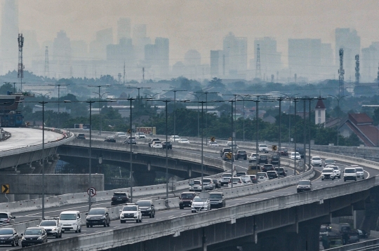 Libur Tahun Baru, Ratusan Ribu Kendaraan Tinggalkan Jakarta