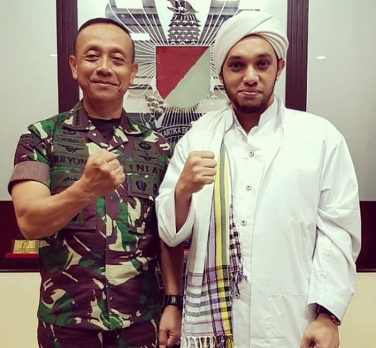 Potret Ulama Sahabat Kasad Dudung dengan Para Jenderal Bintang Empat di TNI