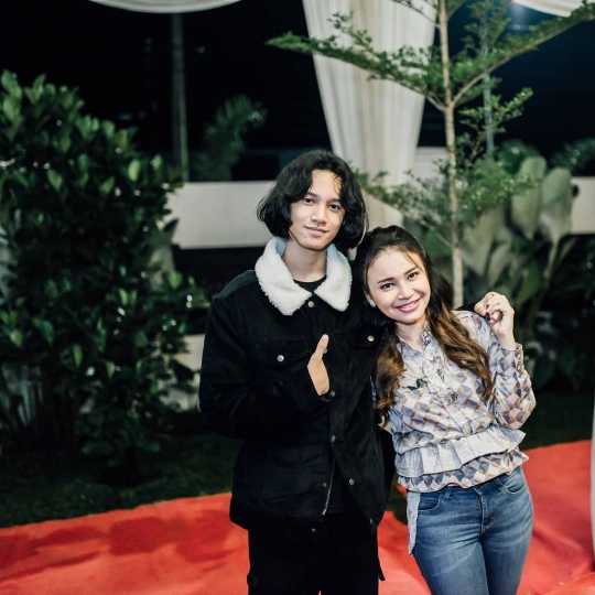 5 Potret Terbaru Rossa dan Sang Anak Rizky Langit Ramadhan, Bak Kakak Adik