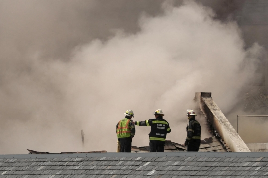 Gedung Parlemen Afrika Selatan Terbakar, Asap Pekat Mengepul Tinggi