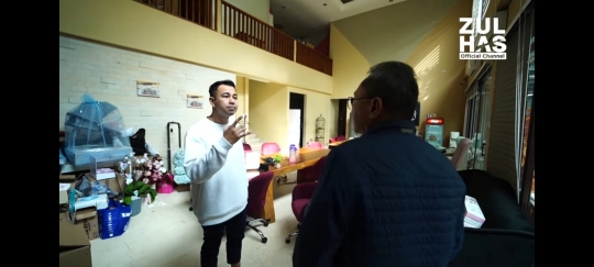Zulkifli Hasan Lakukan House Tour Rumah Raffi Ahmad, Diajak Lihat Koleksi Piala