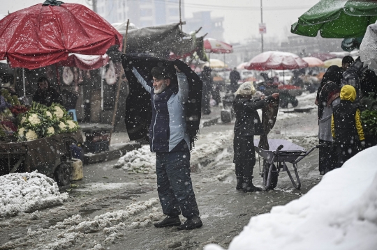 Potret Afghanistan Berselimut Salju
