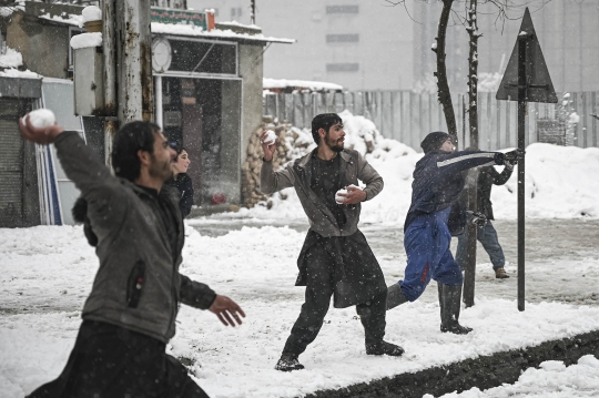 Potret Afghanistan Berselimut Salju
