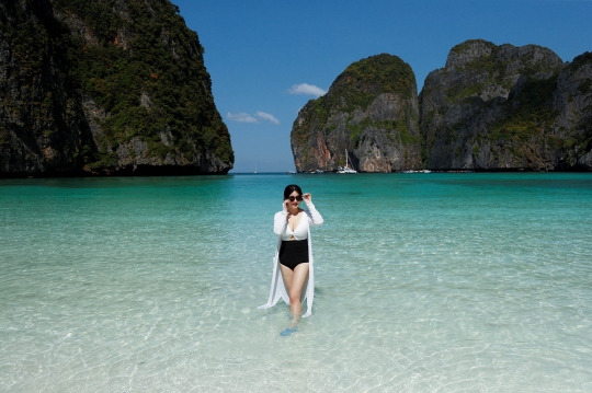 Pantai Maya Bay di Thailand Kembali Diserbu Turis