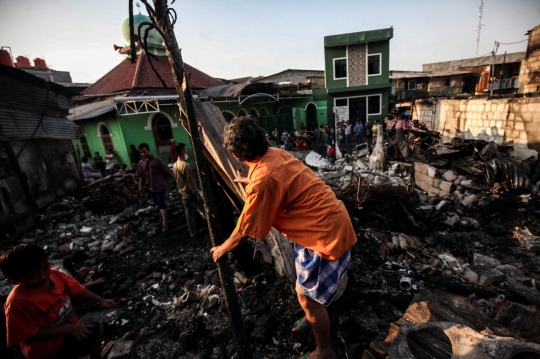 Yang Tersisa dari Kebakaran Belasan Rumah di Rawa Buaya