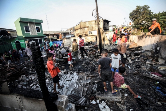 Yang Tersisa dari Kebakaran Belasan Rumah di Rawa Buaya