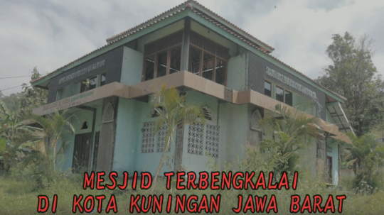 Jauh Dengan Pemukiman Warga, Masjid Mewah Ini Terbengkalai Selama 2 Tahun