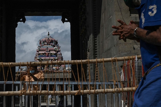 Antisipasi Lonjakan Covid-19, India Tutup Tempat Ibadah