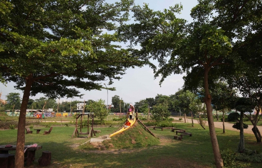 Bermain Sambil Mengenal Satwa di Taman Jalur Hijau Kosambi