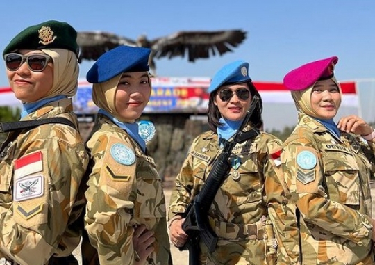 Potret Gahar TNI Wanita Tenteng Senjata di Libanon, Selalu Siap & Waspada