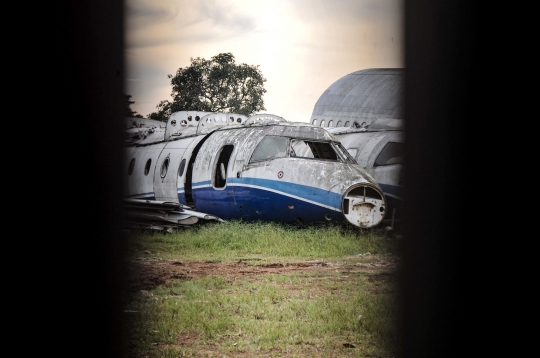 Melihat Lebih Dekat Kuburan Pesawat di Bogor