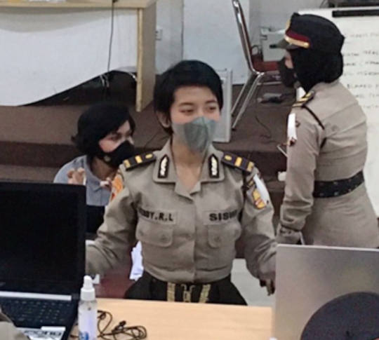 Cewek Ini Dulu Pernah Dihina Jelek, Tak Disangka Kini jadi Polwan Cantik dan Imut