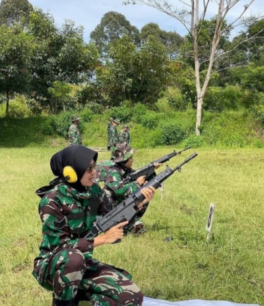 Sering Ditanya Mana Suaminya, TNI Wanita Ini Langsung Pamerkan Sosoknya Mematikan