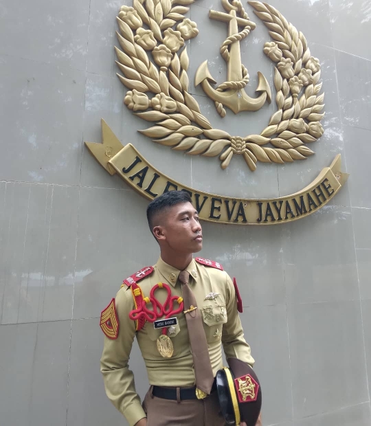 Sama-Sama TNI AL, Sang Anak Calon Jadi Komandan Bapaknya
