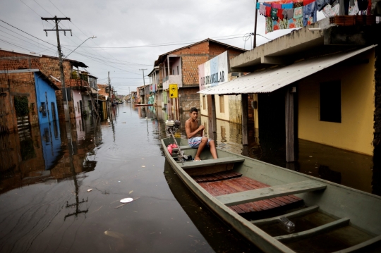 Hujan Deras Ubah Jalanan di Brasil Seperti 'Kota Venesia'