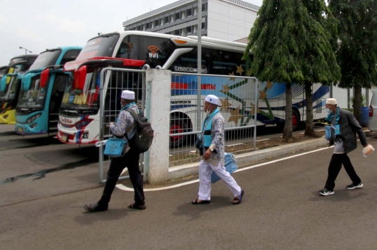 Menengok Persiapan Jemaah Umrah Indonesia Berangkat ke Tanah Suci