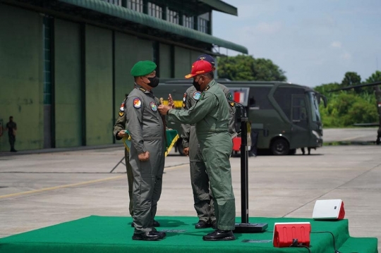 Aksi Gahar Kasad Dudung Terbangkan Heli Serang Apache yang Mengukir Sejarah