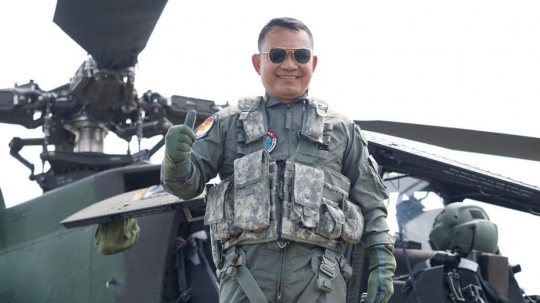 Aksi Gahar Kasad Dudung Terbangkan Heli Serang Apache yang Mengukir Sejarah