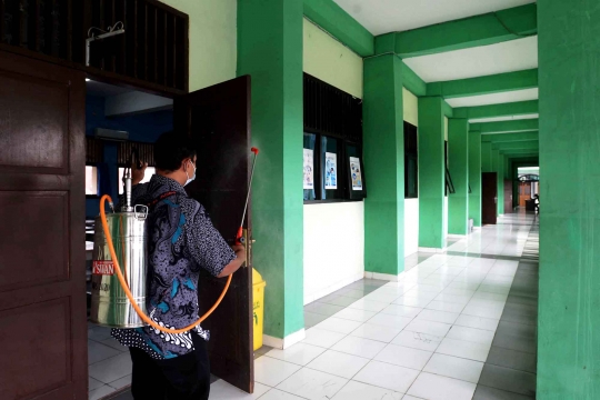 Siswa Terpapar Covid-19, SMPN 252 Jakarta Timur Ditutup