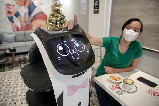 Kafe di Pasar Baru Gunakan Robot Pelayan untuk Antar Pesanan