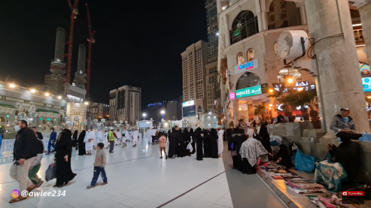 Foto Masjidil Haram Mekkah Jelang Datangnya Jemaah Umroh Indonesia, Pedagang Menjamur