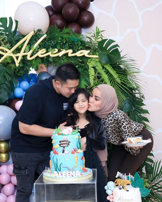 6 Potret Ultah Aleena Naira Anak Kedua Olla Ramlan, Kompak Bareng Suami