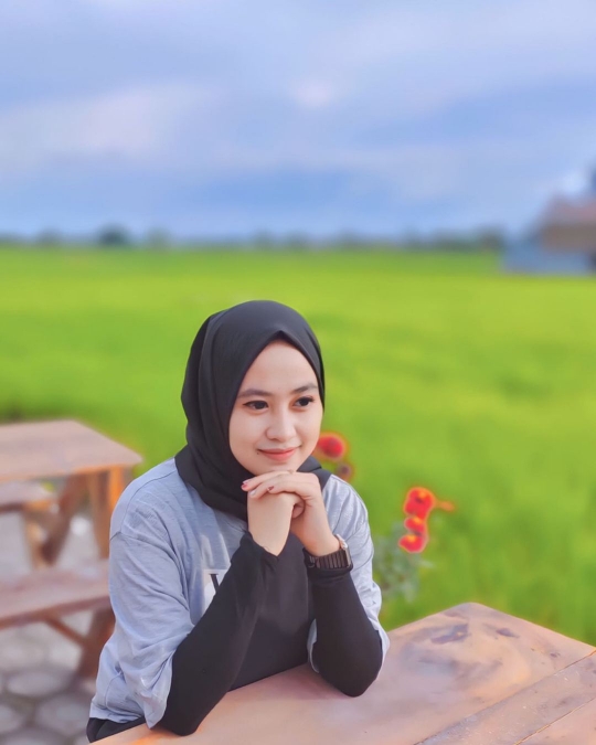 Sosok Satpol PP Cantik Ini Bikin Pria Kepincut, 'Siapa Mau Digerebek?'