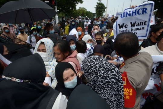 Unjuk Rasa Pengungsi Afghanistan Berakhir Ricuh