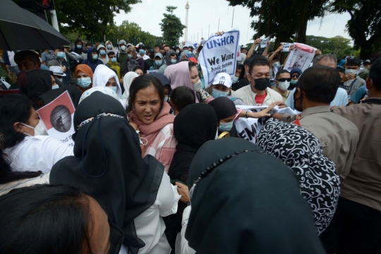 Unjuk Rasa Pengungsi Afghanistan Berakhir Ricuh