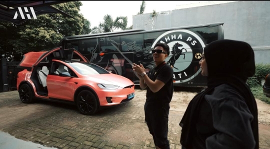 Potret Mobil Mewah Atta Halilintar buat Calon Buah Hati, Spesial Warnanya Pink